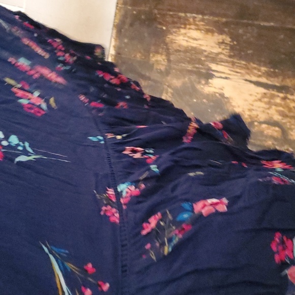 Time & Tru Navy Floral Shirred Tiered Midi Dress - Picture 3 of 5